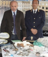 Il questore Vincenzo Carella con il coordinatore delll'operazione, il dottor Antonio Ingrosso
