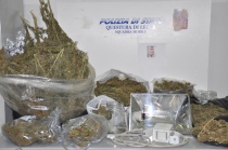 7,3 chilogrammi di marijuana in vasetti di vetro, bustine di cellophane e in fase di essiccazione