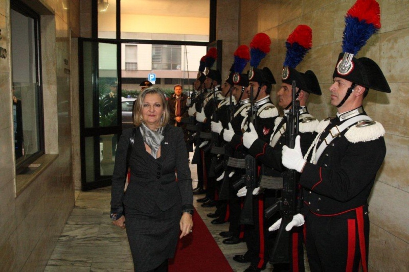 Il prefetto Giuliana Perrotta accolta in visita presso il comando provinciale carabinieri