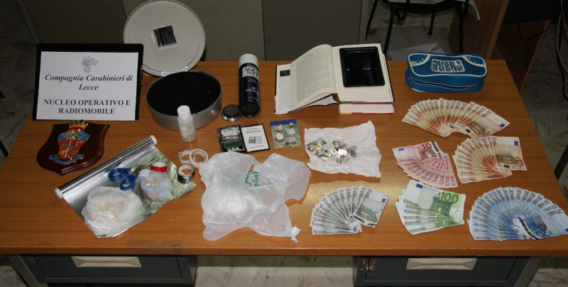 Arrestato per spaccio di eroina: nascondeva lo stupefacente in oggetti con il doppio fondo