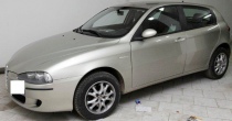 L'Alfa 147 oggetto di furto